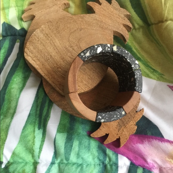 Handcrafted Wood and Resin Bracelet - Picture 3 of 4